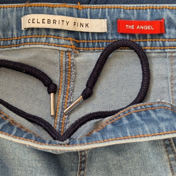 ⭐ Celebrity Pink “The Angel” Light Wash Pull-On Flare Jeans Sz L EUC - Picture 5 of 5